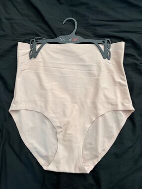 NWOT Skinnygirl High-Waist Shaping Seamless Briefs